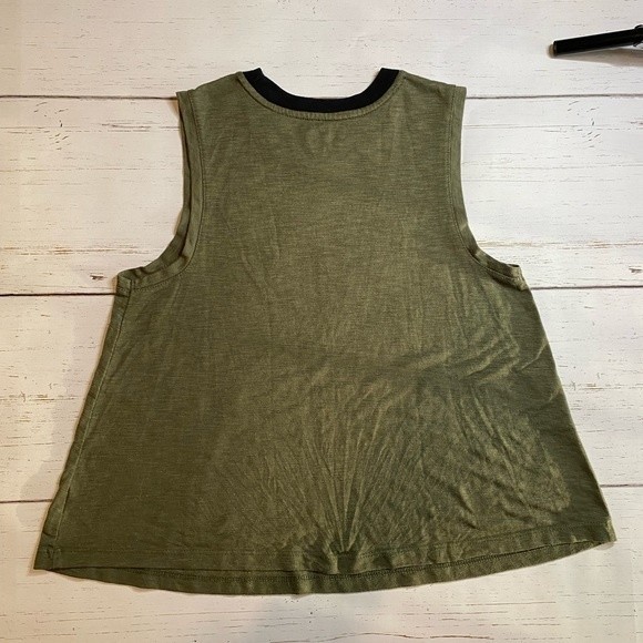 Old Navy Active “Go Dry” Tank Top - Picture 6 of 6